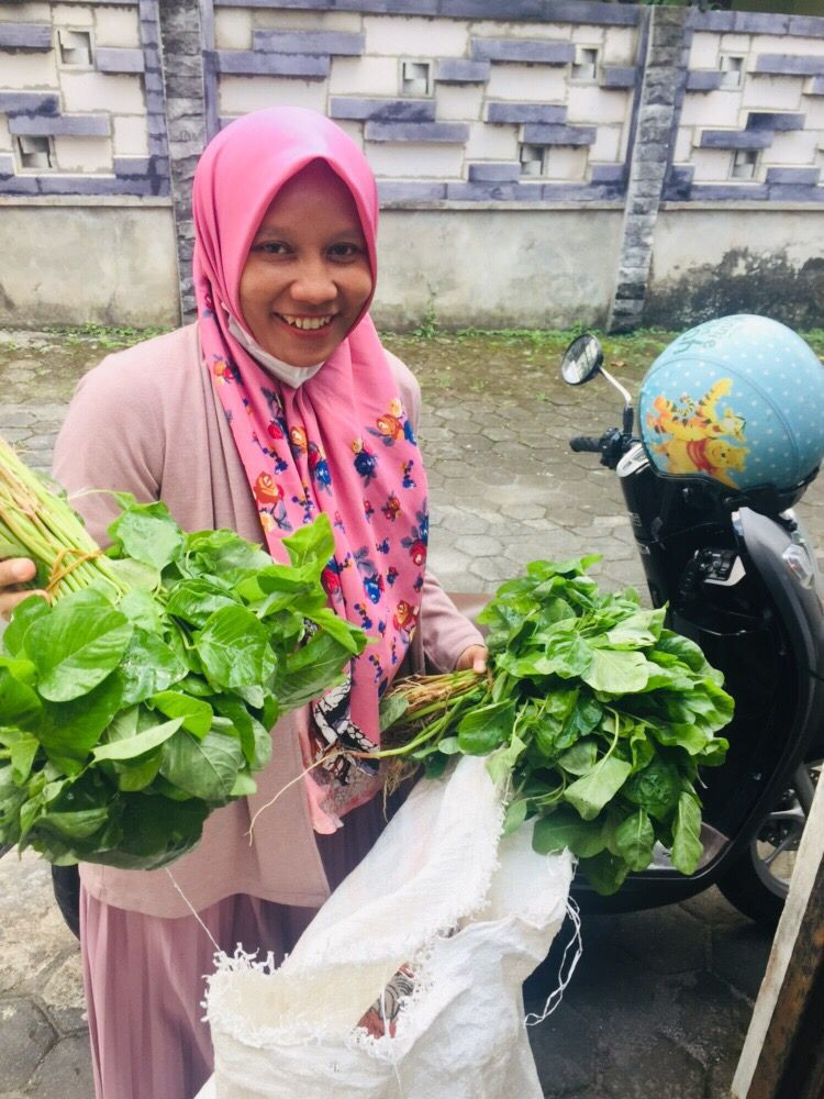 Berkah Ramadhan, Kelompok Wanita Tani (KWT) Cikalan Raup Rupiah Dari Kebun Sayur