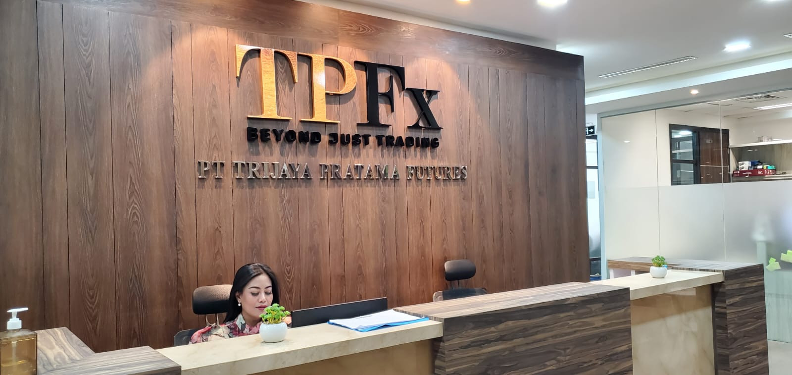 MetaTrader 5 Kini Tersedia di TPFx: Pilihan Ideal untuk Trader yang Inginkan Fleksibilitas Platform