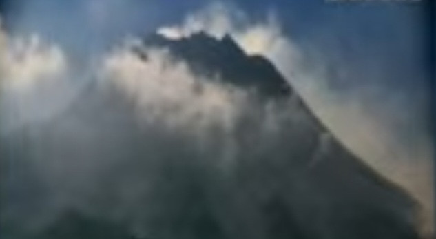 Dalam 24 Jam, Gunung Merapi Luncurkan 31 Kali Guguran Lava  Dengan Jarak Luncur Maksimal 1,8 Kilometer