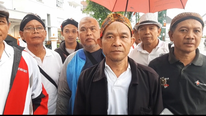 Ngabuburit Dengan Berbagi, Gerakan Jalan Lurus (GJL) Bagikan Takjil di Malioboro dan Titik Nol Kilometer Yogyakarta