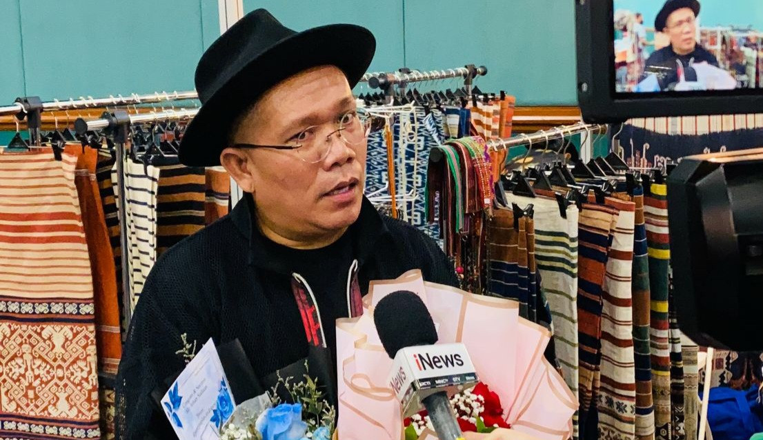 Athan Siahaan Goes to MY Fashion Week