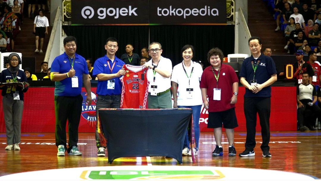 Penandatanganan Nota Kesepahaman (MoU) Royal Sports dan Rajawali Medan Basketball