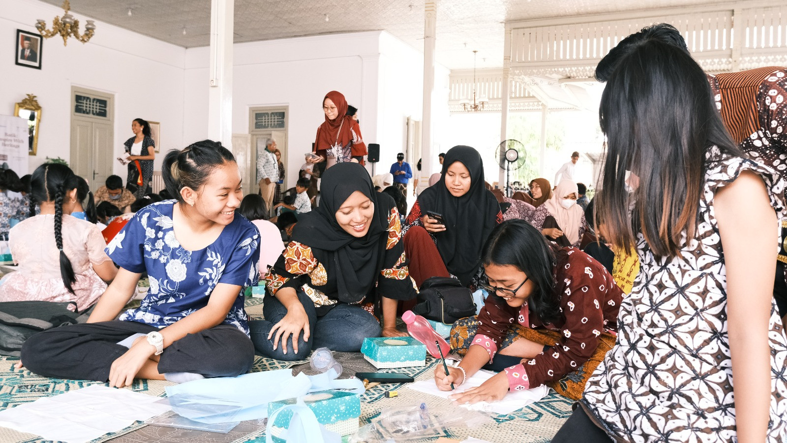 Hari Batik 2023, Seratusan Pelajar, Pembatik hingga Pegiat Isu Disabilitas se DIY Ikuti Program Inspire with Heritage UNESCO