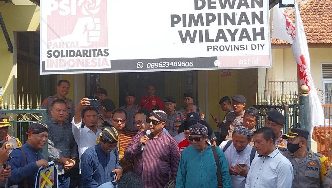 Ratusan Paman Usman Aksi di PSI DIY, Ketua DPP PSI Aishah Gray Beri Tanggapan