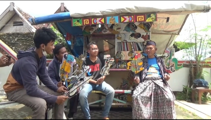 Wayang Uwuh, Karya Seni Seniman Yogyakarta Membuat Wayang dari Limbah