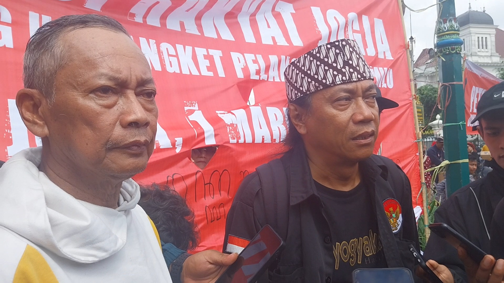 Aksi Unjukrasa di Titik Nol Km Yogyakarta Dukung DPR RI Gunakan Hak Angket