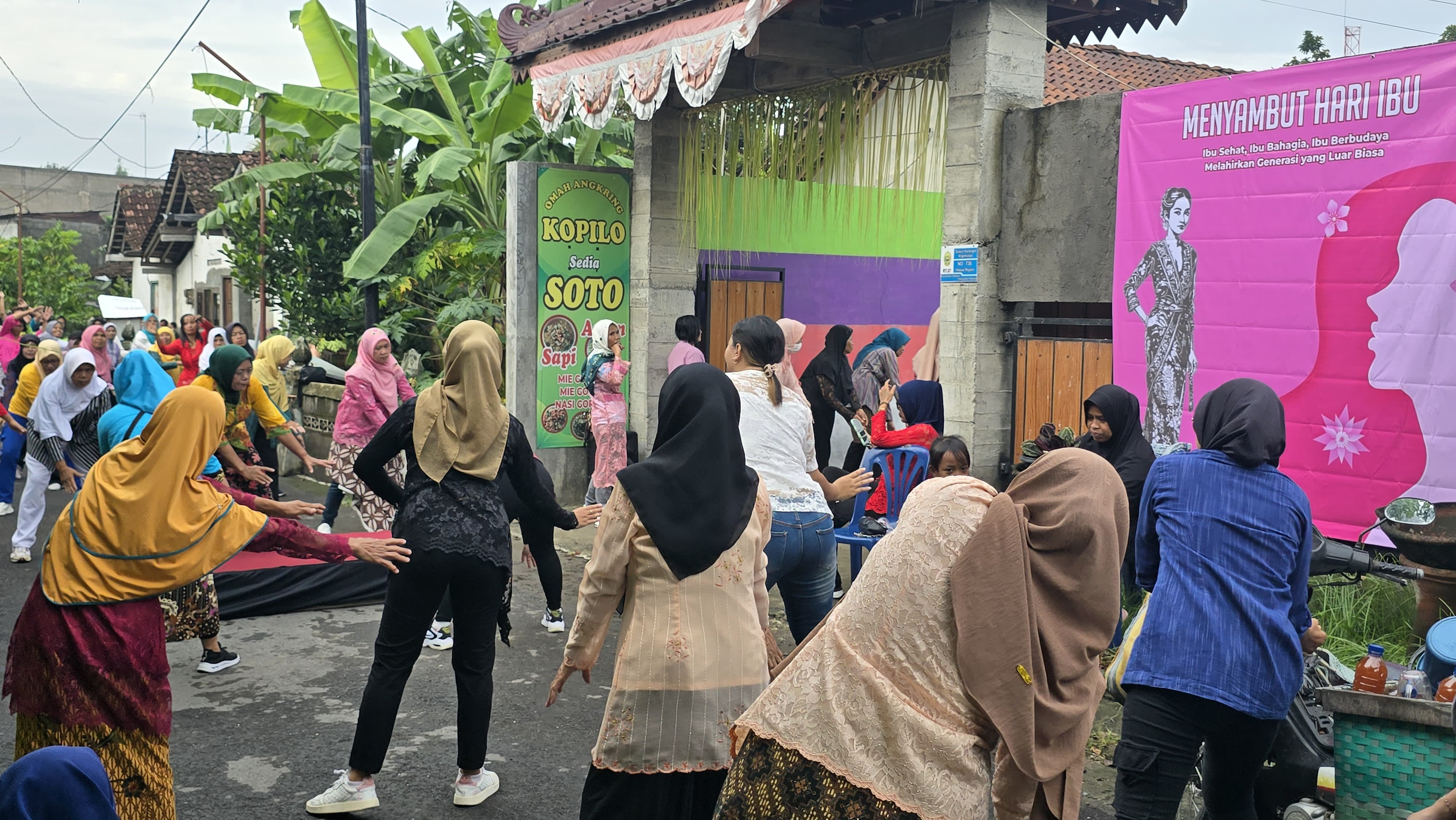 Sedayu Berkebaya, Cara Warga Menyambut Hari Ibu 22 Desember