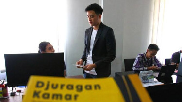 Djuragan Kamar Ucapkan Selamat Untuk Ikrar Yang Diterima UGM