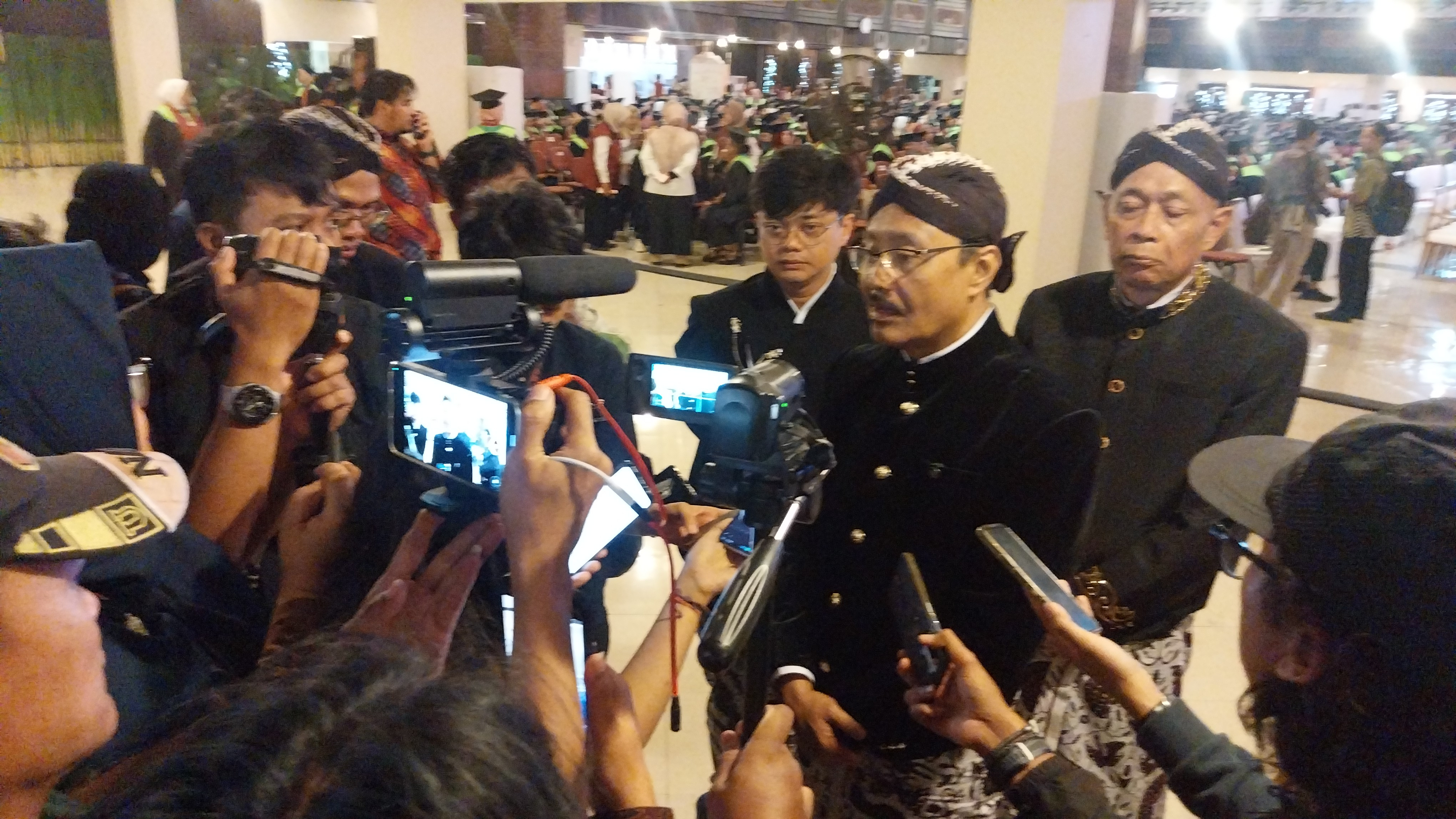 Mensos Beri Pesan Untuk Seribu Keluarga Penerima Manfaat (KPM) Program Keluarga Harapan (PKH) di Graha Sabha Pramana UGM Yogyakarta
