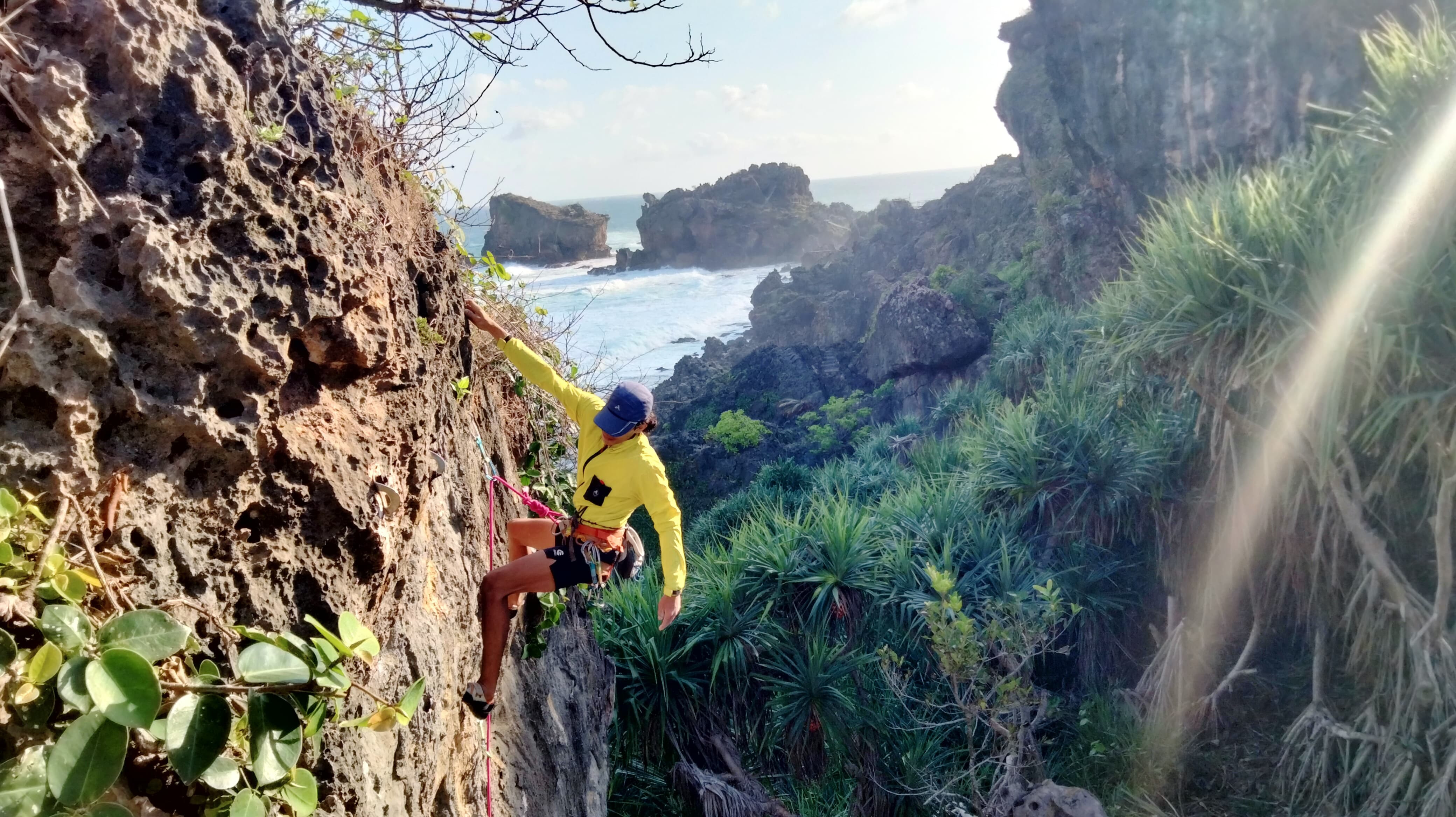 FPTI Lakukan Rebolting di Tebing Siung Gunungkidul Yogyakarta