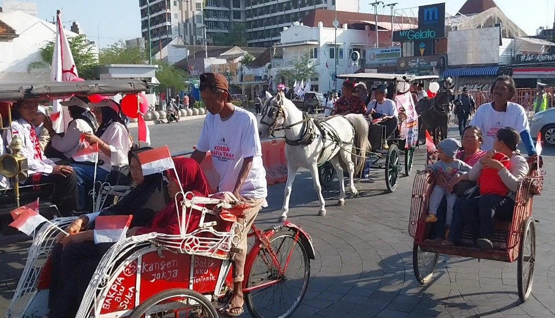 Sambut HUT RI ke 78, Korban Malioboro City dan Gerakan Jalan Lurus Pawai Kemerdekaan Dengan Andong dan Becak