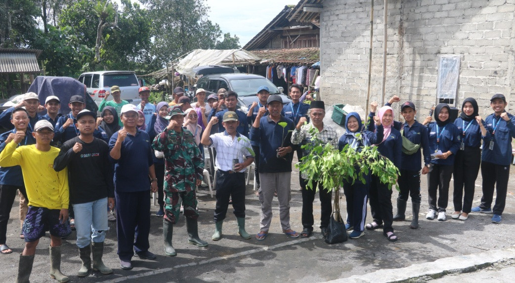 Selamatkan Mata Air Lereng Merbabu, Polkesyo Tanam Pohon Aren