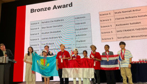 Hebat! Siswa SD Al Azhar 55 Yogyakarta Sabet Medali di International STEMCO Science Olympiad Singapura